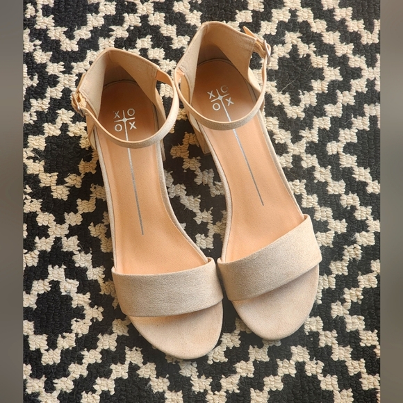 XOXO Shoes - Beige ankle strap suede sandals